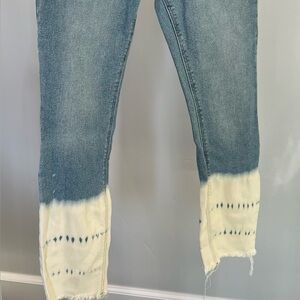 Old Navy Blue and Cream Ankle Jeans